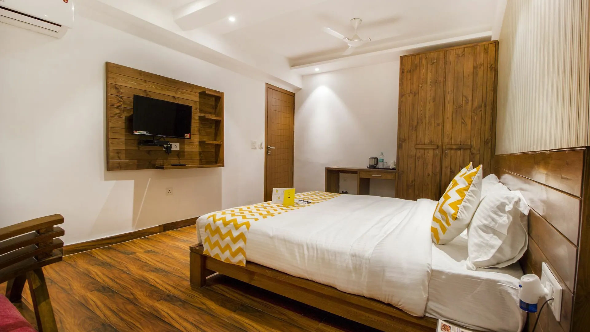 Fabhotel Comfort Dome Sector 45 Gurgáon 3*,  India